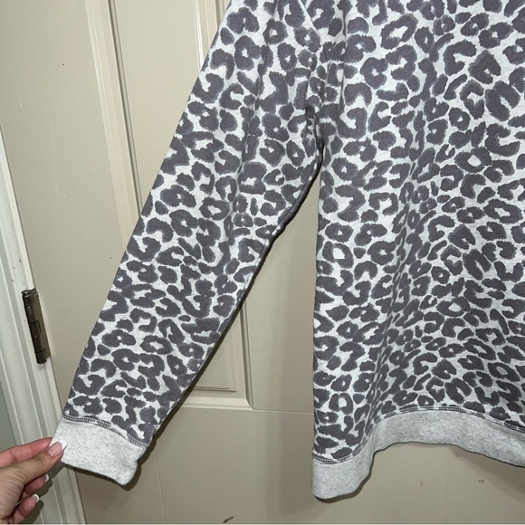 T by Talbots Classic French Terry Cheetah Sweatshirt Size Small - Picture 5 of 11
